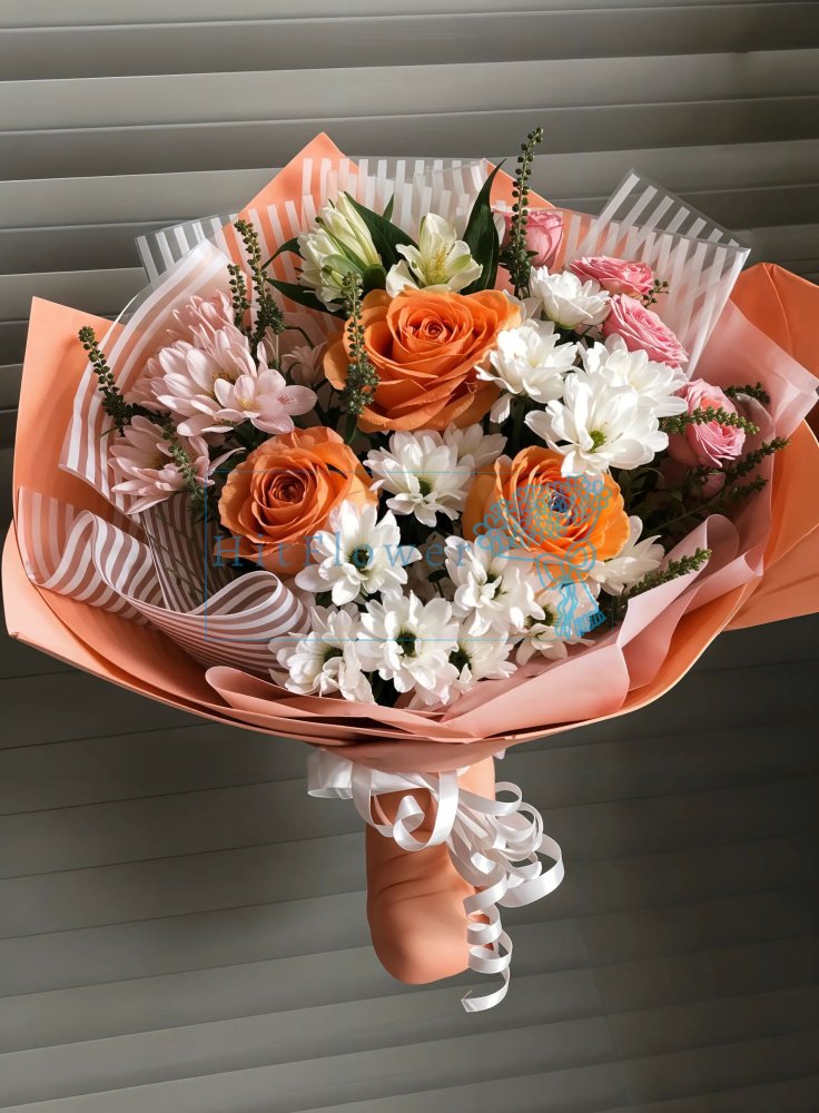 Букет цветов из: Розы, Лизиантусы и Альстромерии